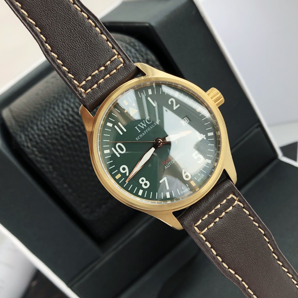 How to buy a Pilots Watches clone watches for men in Singapore?